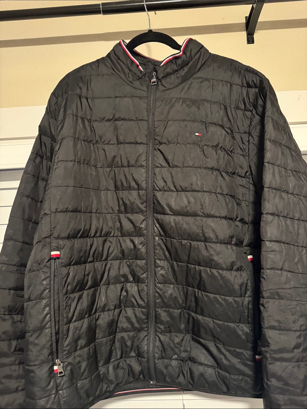Tommy Hilfiger Men's Black Quilted Lightweight Puffer Jacket with Flag Trim